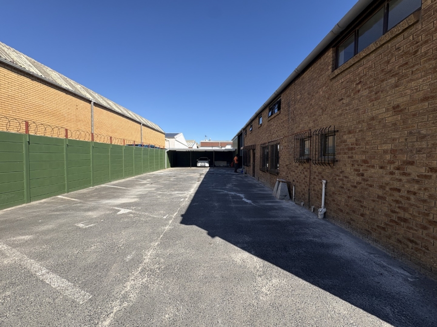 To Let Commercial Property for Rent in Montague Gardens Western Cape